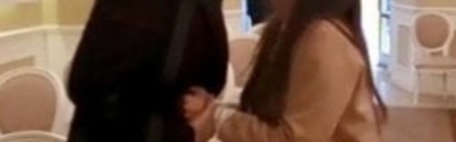 Sudbonosno da izgovorili pod maskama, a njihovo venčanje gosti gledali preko skajpa! (FOTO)