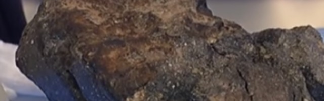 Otvorena aukcija u Londonu, meteorit težak 13,5 kilograma traži vlasnika (VIDEO)