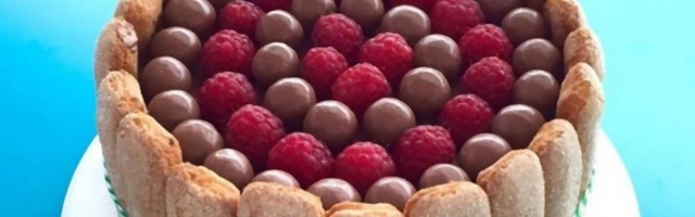 Najlakša i najukusnija verzija Šarlot torte vraća vas direktno u detinjstvo