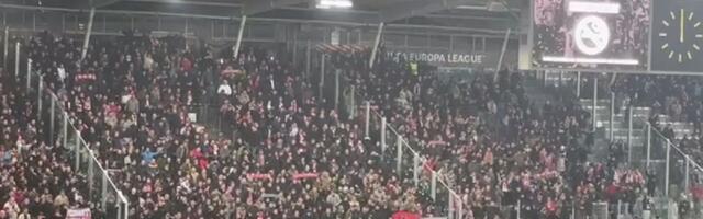 Delije ispratile fudbalere Šturma sa "Auf Wiedersehen", pa zapevale sa igračima Zvezde posle pobede u Gracu