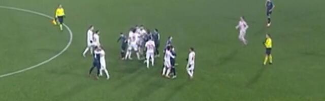 Haos u Bačkoj Topoli! Umalo žestoka tuča igrača Zvezde i TSC-a, "pljuštali" kartoni