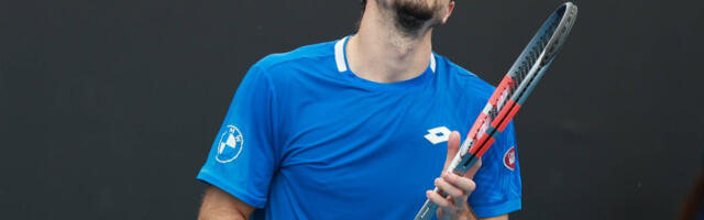 Blaaaam, hteo u zemlju da propadne od stida: Teniser počeo da slavi pobedu, ali je usledio šok