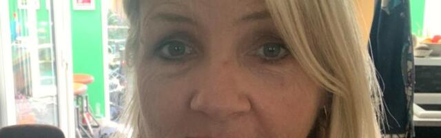 Putnica dobila novac nakon što se ispekla vrelom kafom tokom leta: Imala je opekotine, a njihovo ponašanje je skandalozno