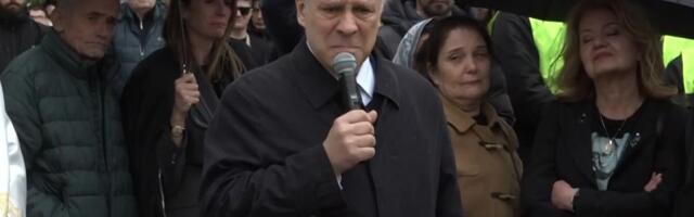 Boris Tadić plakao  na Vujoševićevoj sahrani: "Nadam se da će jedna ulica u Beogradu nostiti njegovo ime"
