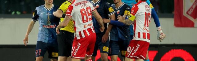 Uzavrele strasti i na terenu: Arnautović u žestokom klinču sa igračima Vojvodine (VIDEO)