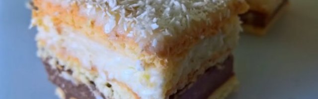 (VIDEO) KREMASTI KOLAČ SA KOKOSOM! Spreman za samo 15 MINUTA