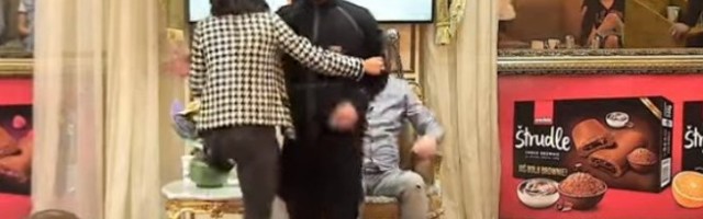 OBEZBEĐENJE NA NOGAMA - PREKINULA EMISIJU ZBOG NAPADA NA IVANA MARINKOVIĆA! Haos u vili Parova! /VIDEO/