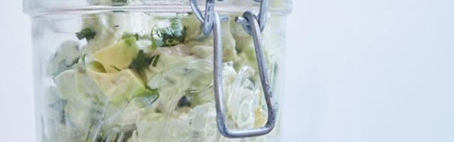 Salata sa avokadom i piletinom – lagana i fina