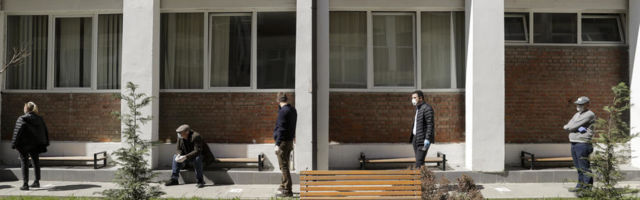 NOVE MERE: Maske obavezne i na otvorenom, zabrana okupljanja više od 10 ljudi