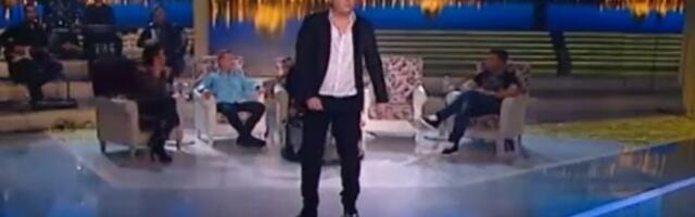 PEVAČ DOŽIVEO INFARKT ZA VOLANOM! Sa njim u autu bili žena i deca, lekari morali da ga uspavaju kako bi preživeo