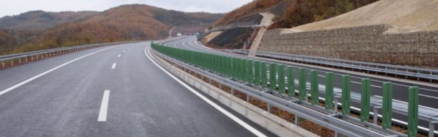 DRAMA NA AUTOPUTU! BUGARSKI AUTOBUS UDARIO U SITROEN! Ima i povređenih