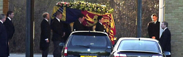 Погребна кола у Енглеској добила казну због паркирања на војној сахрани