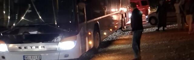 Policija zaustavila autobus koji prevozi studente iz Kragujevca i Novog Pazara