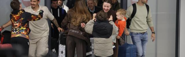 Dok drugi otkazuju letove, naša Vlada... Srpkinja održala lekciju svetu (VIDEO)