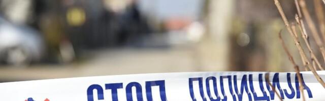 TEŠKA NESREĆA U MLADENOVCU: Vozač umro za volanom, pa sleteo s puta i zakucao se u ogradu!