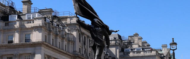 Нова Бенксијева скулптура појавила се у Лондону