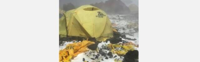 PLANINARI NAPRAVILI HAOS NA MONT EVERESTU: Najviši kamp pretvoren u deponiju, da li je ovo moguće?! (VIDEO)