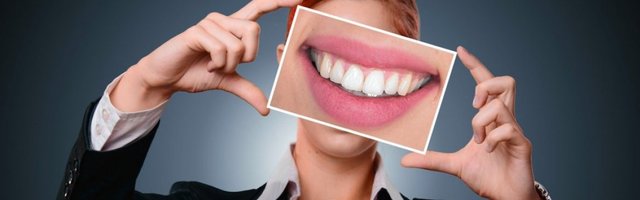 (RECEPT) Zubi će vam zablistati: Napravite sami prirodnu pastu za izbeljivanje