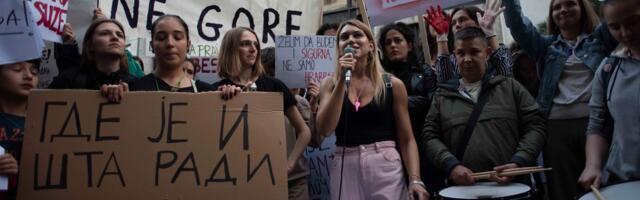 Protest ispred „Informera“: “Bes na ulice, pravda za žene i devojčice”