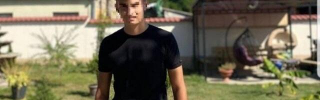 OVO JE BORIS KOJI JE STRADAO NA MOTORU KOD BEŠKE: Teška saobraćajka u kojoj su POGINULI tinejdžeri (FOTO)