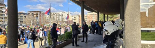 Šumadijska regija: "Osuđujemo nasilje nad građanima, čovek u crnoj uniformi davio Anu Santrač"