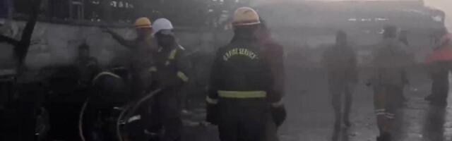 Jeziva klanica na auto-putu - 13 mrtvih, više od 100 povređenih: Magla smrti napravila haos, tela ugljenisana posle stravične eksplozije (VIDEO)