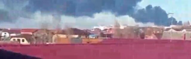 STRAHOVIT UDAR UKRAJINACA UOČI BOŽIĆA: Gori ruska STRATEŠKA LUKA: Odjeknule eksplozije, buktinja zahvatila 2.000 kvadratnih kilometara!  (VIDEO)