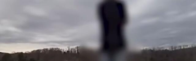 ŠOK SNIMAK POKUŠAJA SAMOUBISTVA Žena htela da skoči sa mosta, a onda se pojavio spasilac...