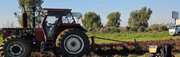 Dragana umalo pregazio traktor: Prošao mu pored glave, hitno se "evakuisao", a onda... (FOTO)