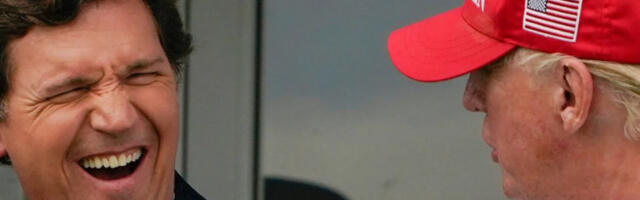 Трамп поново вређа Карлсона и доводи у питање његов интелект