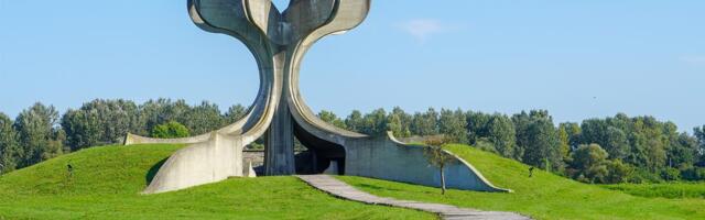 Prošla je 81 godina, a rane ne zarastaju: Danas se Srbija i Srpska klanjaju senima jasenovačkih žrtava u Donjoj Gradini