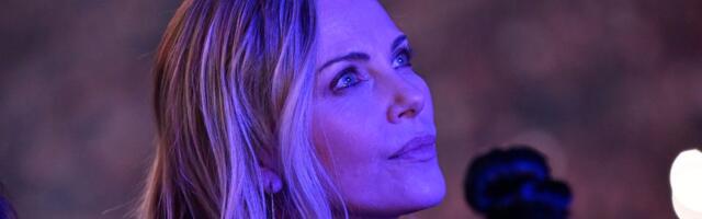 "Imala sam 15 i gledala kako mama ubija tatu da bih ja živela": Šarliz Teron o noći koja joj je promenila sve