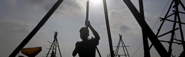 Цена нафте расте услед геополитичких напетости око Ормуског мореуза