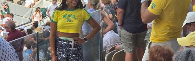 Vrela Brazilka zaludela navijače na meču Đoković - Fonseka, svi su prilazili da se sa njom fotografišu