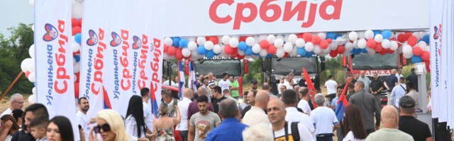 Лажни елитизам блокадера: Увреде за све који подржавају Вучића
