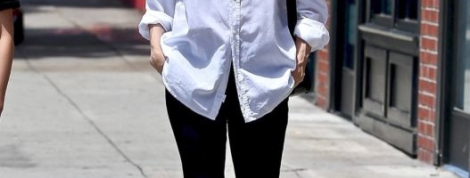 Modna isnpiracija za 40 plus: Najstilizovanije kombinacije Angeline Jolie