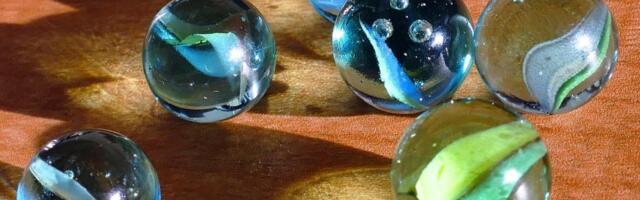 Krivična prijava protiv mladića, klikerima napao SNS aktiviste