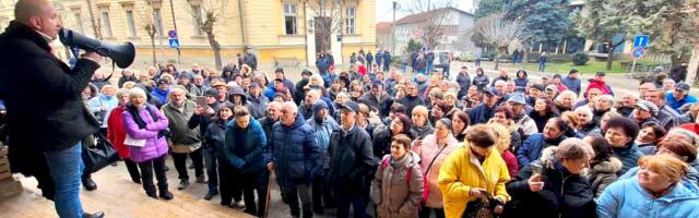 Protest radnika Koštane: Dojadilo čekanje, gde su naše pare VIDEO