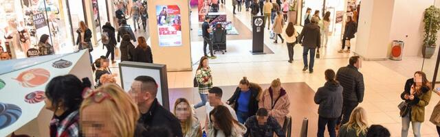 SAD I U NIŠU DOJAVA O BOMBI! Tržni centar bio pun, pa hitno evakuisan