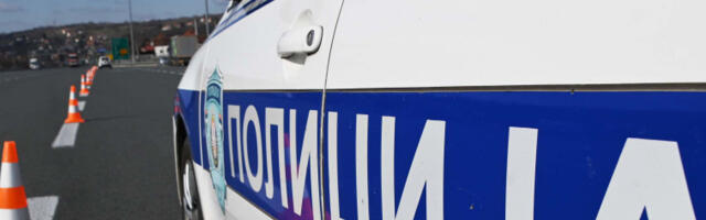 Заустављен возач на ауто-путу, у возилу пронађене цигарете са акцизним маркицама