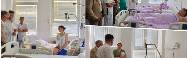 GRADONAČELNIK NIŠA POSETIO POVREĐENE SUGRAĐANE U CRNOJ GORI: Nećemo ih ostaviti same u najtežim trenucima (foto)