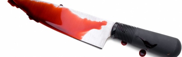 PIJANA UNUKA NOŽEM HTELA DA ZAKOLJE BABU: Kučevo u šoku zbog krvave porodične tragedije