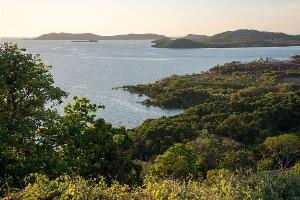 Отет професор аустралијског универзитета у брдима Папуе Нове Гвинеје