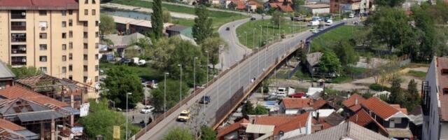 NADVOŽNjAK KOD ZELENE PIJACE U SMEDEREVU OD DANAS ZATVOREN ZA PEŠAKE: Počinje sanacija zaštitne ograde