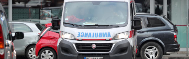 ČETVORO POVREĐENO U ČETRI UDESA Dve osobe su zadobile teže povrede i prevezene su u Urgentni centar