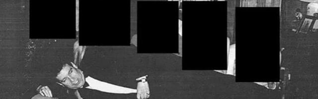 (FOTO)  Procurila nova jeziva fotografija iz Epstinovih dokumenata: Ovako nešto još niste videli - Princ leži...