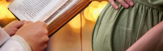 Da li nekrštena trudnica može da se krsti za vreme trudnoće? Otac Dragan odgonetnuo večitu nedoumicu