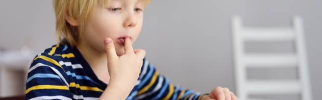 Reakcija dece na najskuplje specijalitete nasmejale svet - da li su ukusni kavijar, jastog, tartufi... (VIDEO)