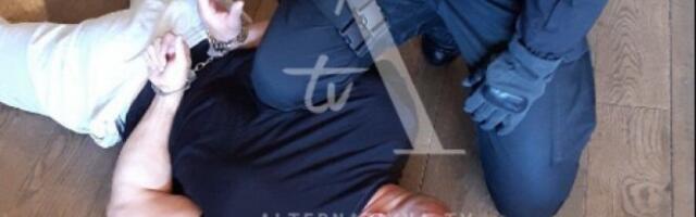 SNAJPER I DALJE IZMIČE PRAVDI!  Supruga begunca tvrdi da je  nabavila oružje "za ne daj Bože"!