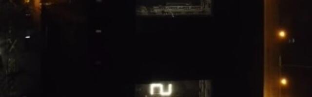 "Srbijo, otkucalo je": Studenti led svetlima formirali broj 11.52 (VIDEO)